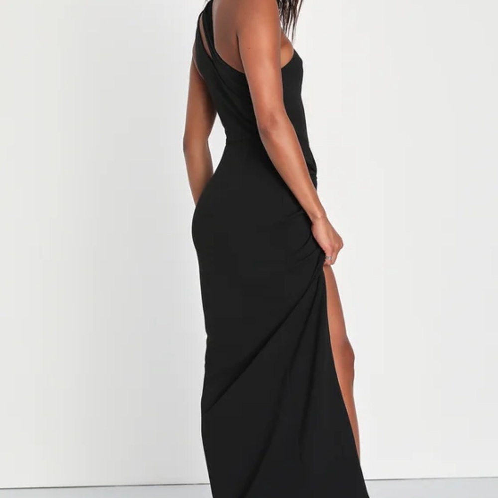 Lulu's Black One-Shoulder Maxi Dress - Picture 2 of 2